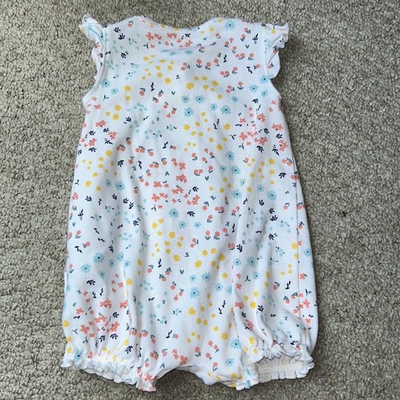 CARTER’S | 3-6 month romper - Picture 4 of 4